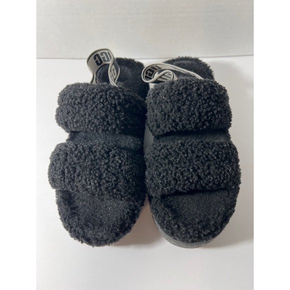 UGGs slipper - Picture 1 of 7